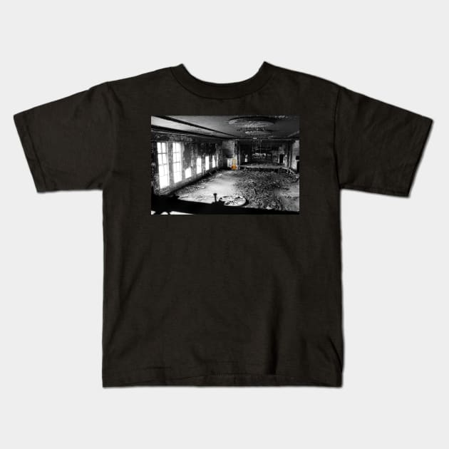 Lost Places, Dance Hall Kids T-Shirt by hottehue